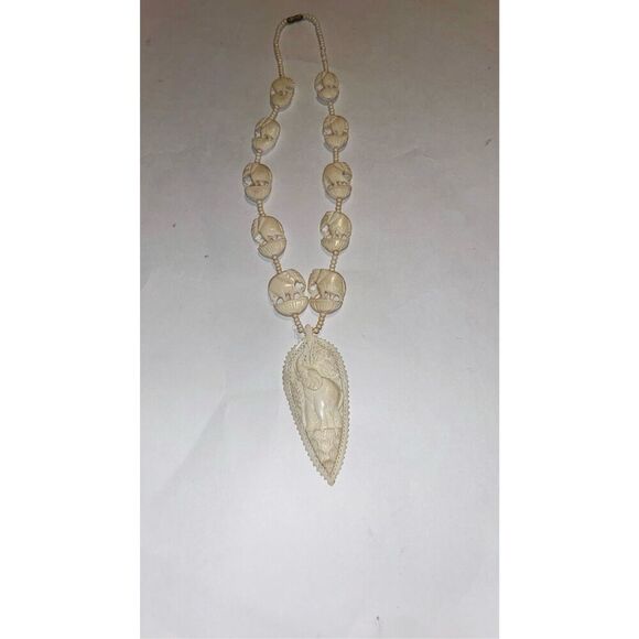 Elephant 15” beige carved beaded necklace pendant 4” - Picture 2 of 7